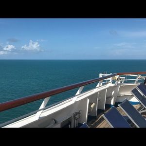 Meet your Posher, Ianita